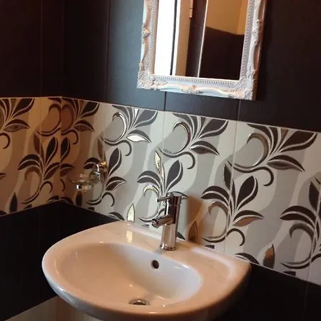 Guest house Kurdovi 2*
